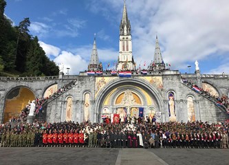 Turopoljski banderij u Lourdesu