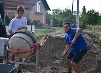 FOTO: Radovi na budućem sportskom centru u Bukevju