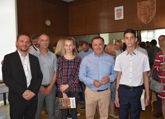 Nagrađeni najbolji gorički učenici