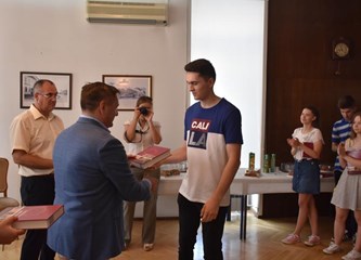 Nagrađeni najbolji gorički učenici