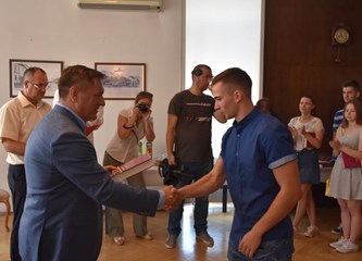 Nagrađeni najbolji gorički učenici