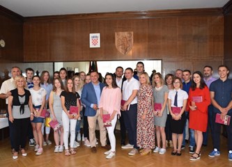 Nagrađeni najbolji gorički učenici
