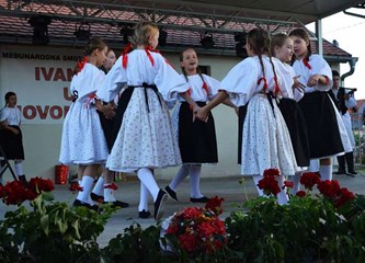 Pjesmom i plesom proslavili Ivanje