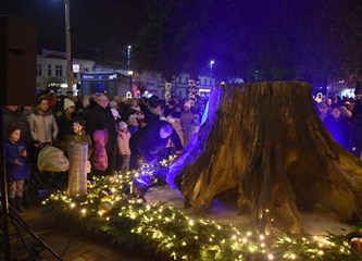 FOTO: Goričani upalili prvu adventsku svijeću