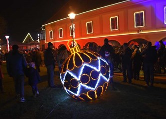 FOTO: Goričani upalili prvu adventsku svijeću