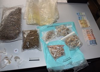 Policija kod 20-godišnjaka našla 1,5 kilogram marihuane, MDMA, kokain...