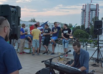 Otvorenje terase GKM-a uz mlade talentirane glazbenike 'Alive' banda