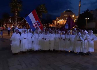 Folkloraši iz Donje Lomnice i Velike Mlake izvedbom 'žetve' oduševili publiku na festivalu u Albaniji