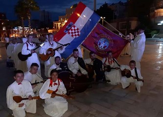 Folkloraši iz Donje Lomnice i Velike Mlake izvedbom 'žetve' oduševili publiku na festivalu u Albaniji
