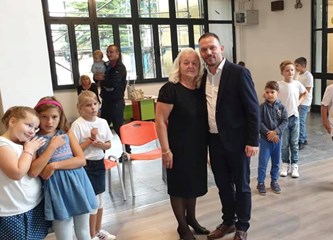 Zazvonilo školsko zvono! U školu jutros prvi puta krenulo 675 prvašića