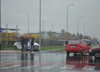 OPREZ Prometna na raskrižju Miošićeve i Vukomeričke ulice