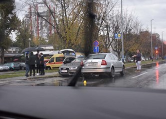 Oprez u prometu: Prometna nesreća kod Doma zdravlja!