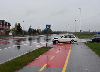 OPREZ! Prometna na raskrižju Vukomeričke i Miošićeve, ima lakše ozlijeđenih, čeka se policija
