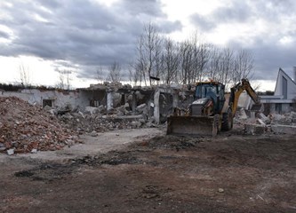 Konačno se ruši stara zgrada u Kušancu: Za radove na groblju ove godine osigurano gotovo 8 milijuna kuna