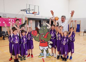 [FOTO] Košarkaška mini liga Velike Gorice ima svoje prvake, a KK Gorica ima novu maskotu: Traži se ime 'turopoljskog bika'