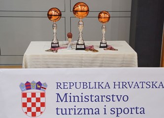 [FOTO] Košarkaška mini liga Velike Gorice ima svoje prvake, a KK Gorica ima novu maskotu: Traži se ime 'turopoljskog bika'
