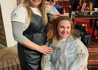 Heroji sa škarama besplatno radili frizure za 130 raseljenih osoba iz Ukrajine! Pogledajte kako su ih razveselili