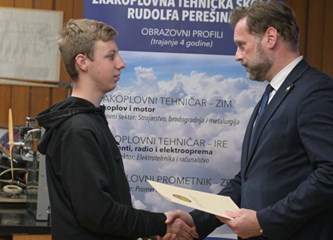 Ministar Banožić u Velikoj Gorici uručio stipendije MORH-a budućim zrakoplovnim tehničarima