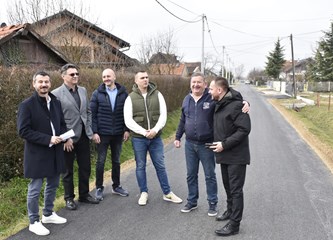 Završeni radovi u Petrovini, Gradićima, Donjoj Lomnici i Lukavcu: Asfalitrano preko tri kilometara cesti