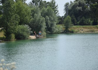 Čiče nije iznimka: Zagrebačka županija nema uređenog kupališta, osvježenje na umjetnim jezerima je opasno