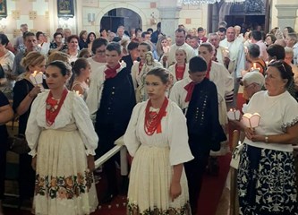 VIDEO: Procesijom okončana devetnica, danas proslava blagdana Velike Gospe u Vukovini