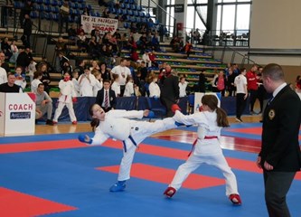 Karate klub Centar ponosan na rezultate u Ivaniću i Sisku: Četiri odličja na Kupu mladosti, četiri na Tigar kupu