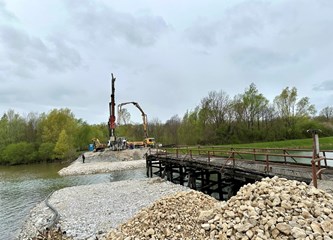 FOTO: Napreduju radovi na izgradnji novog mosta u Čičkoj Poljani