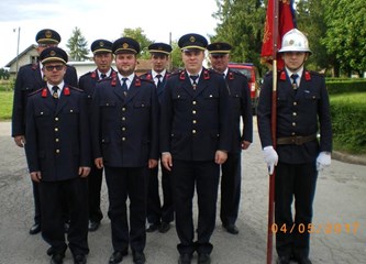 Vatrogasci u svečanoj povorci kroz grad