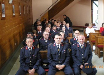 Vatrogasci u svečanoj povorci kroz grad