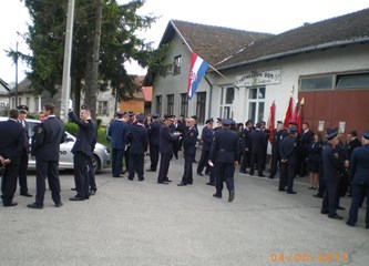 Vatrogasci u svečanoj povorci kroz grad