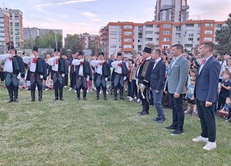 FOTO/VIDEO Jurjevski krijes u srcu Velike Gorice najavio pravi početak proljeća, građani uživali u programu i koncertu Gazdi