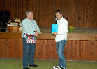 Mraclinom odzvanjala ganga i zamirisali janjci