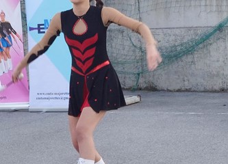 Mažoretkinje Plesnog kluba Barbara žiteljima Šćitarjeva darovale plesnu reviju u sklopu manifestacije “Svibanj u Andautoniji”