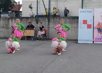 Mažoretkinje Plesnog kluba Barbara žiteljima Šćitarjeva darovale plesnu reviju u sklopu manifestacije “Svibanj u Andautoniji”