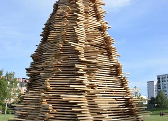 FOTO/VIDEO Jurjevski krijes u srcu Velike Gorice najavio pravi početak proljeća, građani uživali u programu i koncertu Gazdi