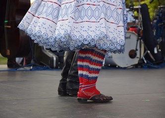 FOTO/VIDEO Jurjevski krijes u srcu Velike Gorice najavio pravi početak proljeća, građani uživali u programu i koncertu Gazdi