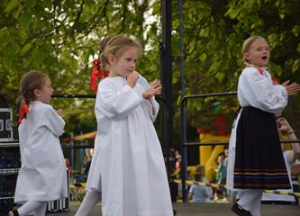 FOTO/VIDEO Jurjevski krijes u srcu Velike Gorice najavio pravi početak proljeća, građani uživali u programu i koncertu Gazdi