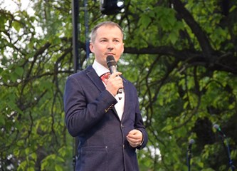 FOTO/VIDEO Jurjevski krijes u srcu Velike Gorice najavio pravi početak proljeća, građani uživali u programu i koncertu Gazdi