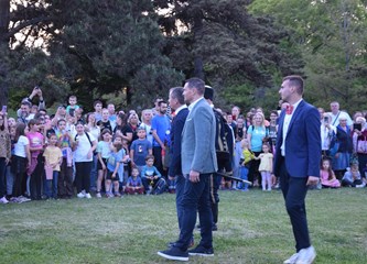 FOTO/VIDEO Jurjevski krijes u srcu Velike Gorice najavio pravi početak proljeća, građani uživali u programu i koncertu Gazdi