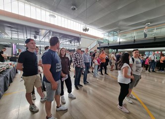 AIRVG2024 oduševio brojne posjetitelje: U redu se čekalo za ulazak u MIG, Krila Oluje dobili gromoglasni pljesak nakon akrobatskog preleta
