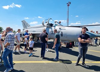 AIRVG2024 oduševio brojne posjetitelje: U redu se čekalo za ulazak u MIG, Krila Oluje dobili gromoglasni pljesak nakon akrobatskog preleta