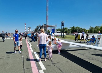 AIRVG2024 oduševio brojne posjetitelje: U redu se čekalo za ulazak u MIG, Krila Oluje dobili gromoglasni pljesak nakon akrobatskog preleta