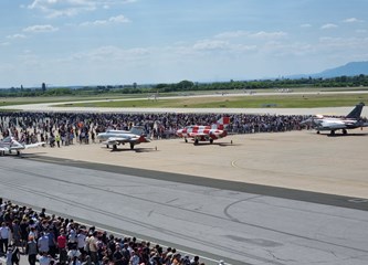 AIRVG2024 oduševio brojne posjetitelje: U redu se čekalo za ulazak u MIG, Krila Oluje dobili gromoglasni pljesak nakon akrobatskog preleta