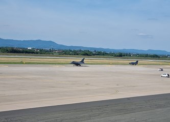 AIRVG2024 oduševio brojne posjetitelje: U redu se čekalo za ulazak u MIG, Krila Oluje dobili gromoglasni pljesak nakon akrobatskog preleta