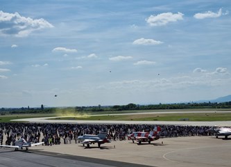AIRVG2024 oduševio brojne posjetitelje: U redu se čekalo za ulazak u MIG, Krila Oluje dobili gromoglasni pljesak nakon akrobatskog preleta