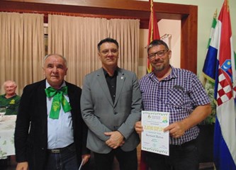 Vinar i vinogradari okupljeni u Udrugu “Grozd” održali redovnu skupštinu: Primarna edukacija članova i promocija naših vina