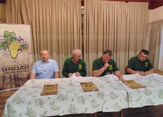 Vinar i vinogradari okupljeni u Udrugu “Grozd” održali redovnu skupštinu: Primarna edukacija članova i promocija naših vina