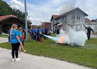 DVD Ribnica na Danu otvorenih vrata održao Malu skupštinu: Djeca dobila priznanja za rad