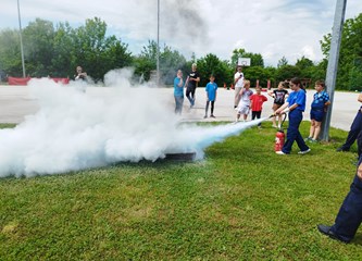 DVD Ribnica na Danu otvorenih vrata održao Malu skupštinu: Djeca dobila priznanja za rad