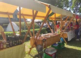 FOTO: Petek na Gorice uz domaće delicije i humanitarne akcije